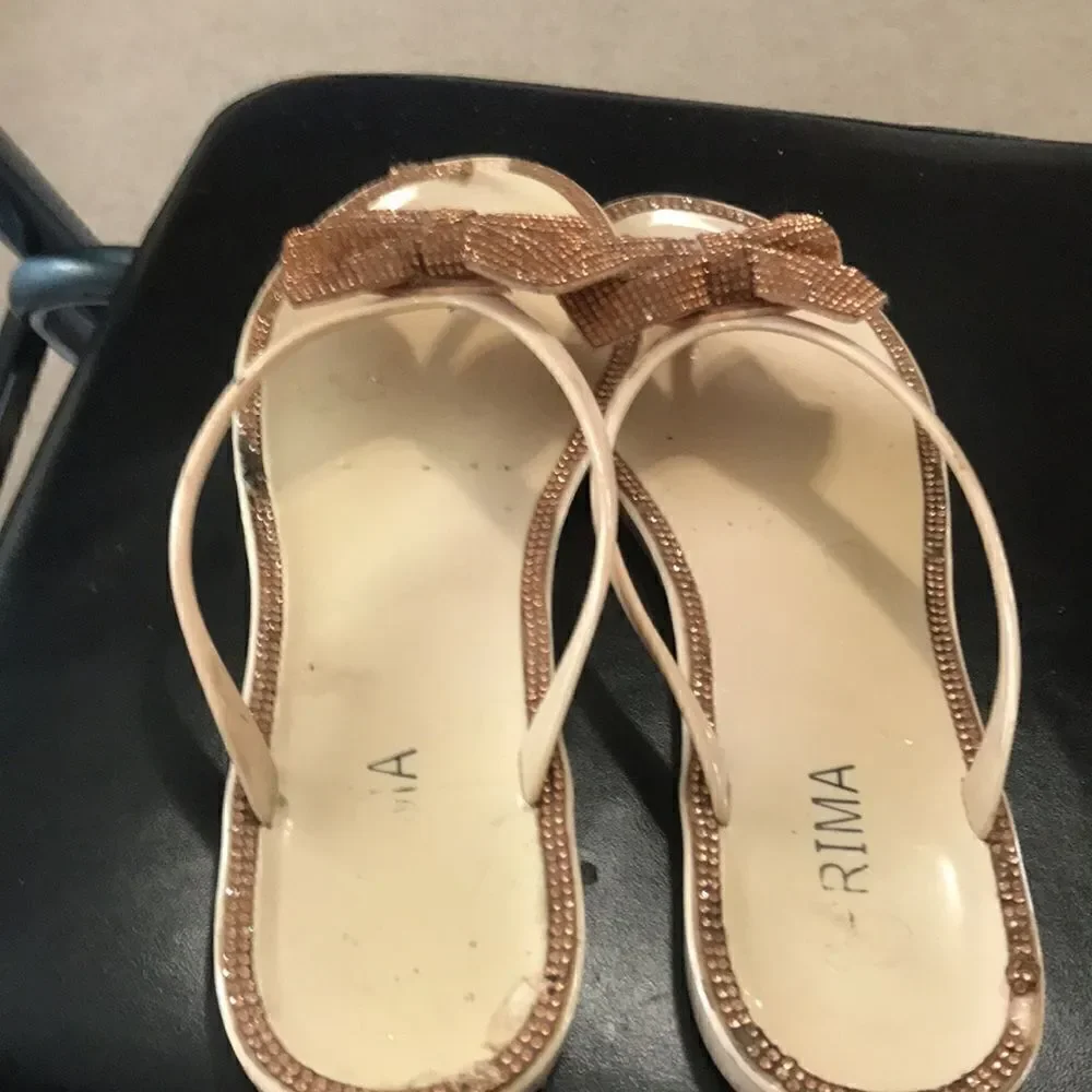 Gold Prima Sandals Size 8 Bam Forever with Purse
